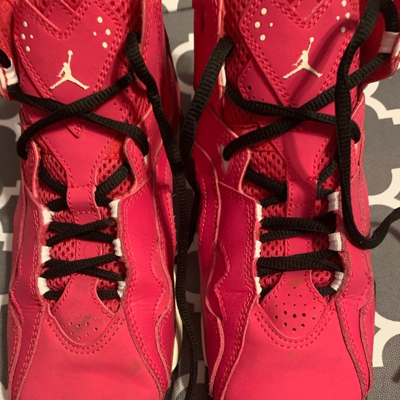 Pink Jordan’s - Picture 1 of 5